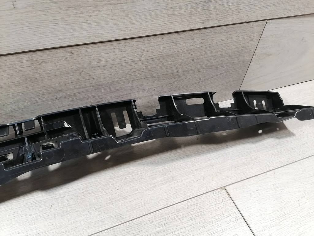 фото №9, Macan направляющая средний бампер задняя 95b807863d