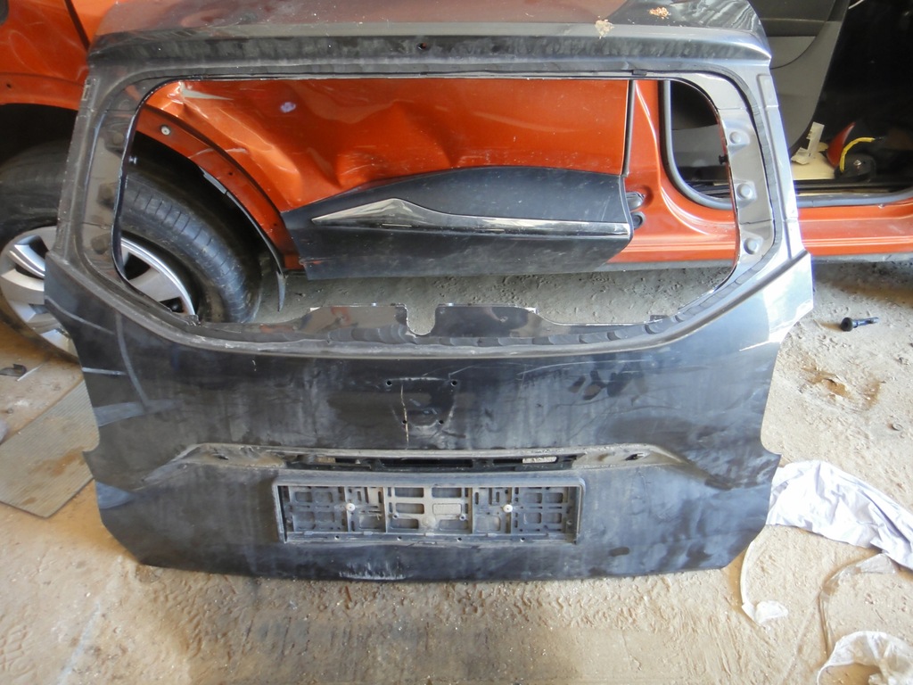 фото №1, Duster ii крышка багажника задняя