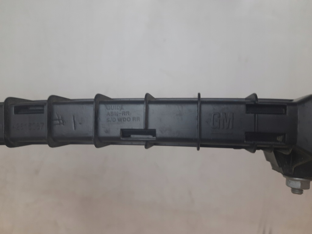 фото №6, Chevrolet trax 17- задня напрямна скло usa