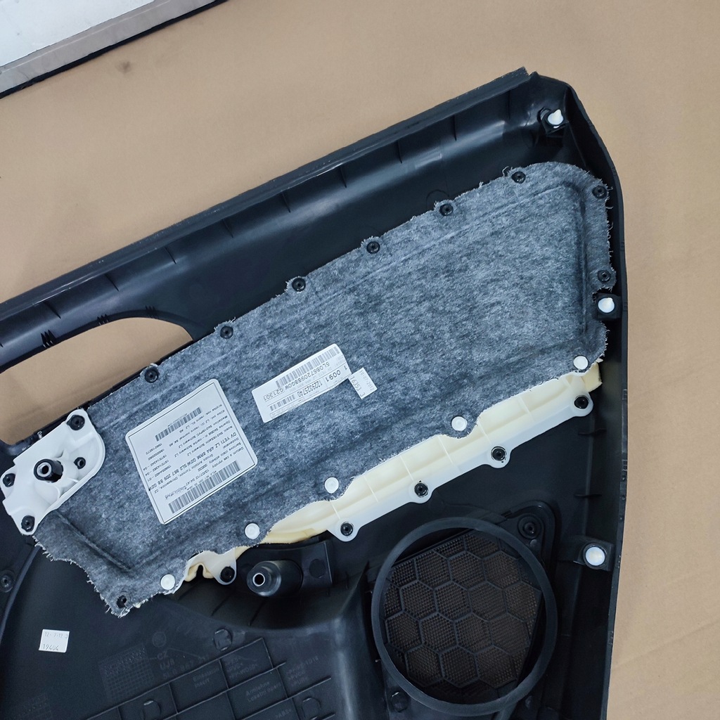 фото №9, Обивка обшивка дверь левый задняя skoda yeti