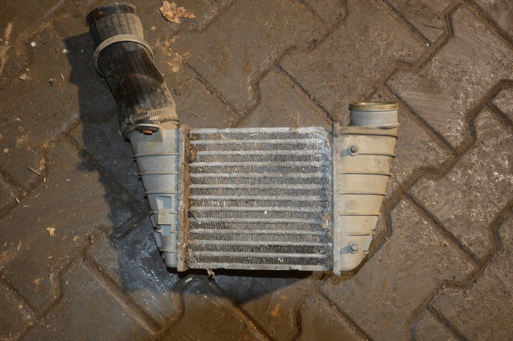 фото №1, Audi tt 8n интеркулер 1.8t 8l9145805h