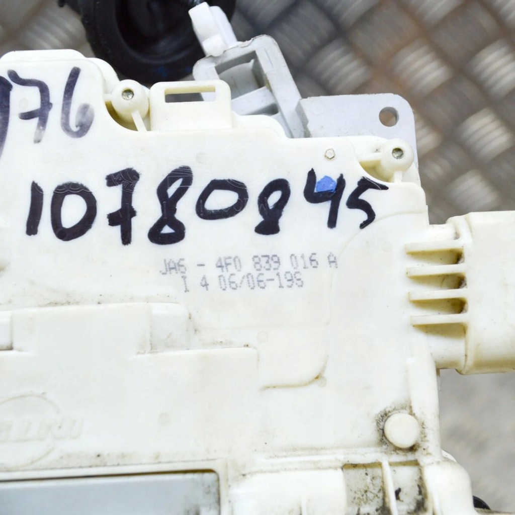 фото №7, Audi a6 s6 c6 4f 2006 правая сторона замок дверь задних