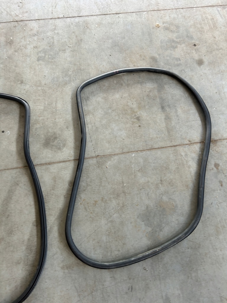 фото №3, Прокладка дверь перед левая правая передняя jeep renegade usa 2015