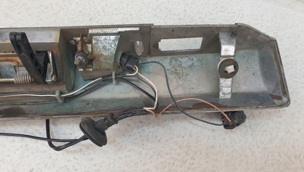 фото №8, Jeep commander i 1 молдинг накладка крышки задний oryg