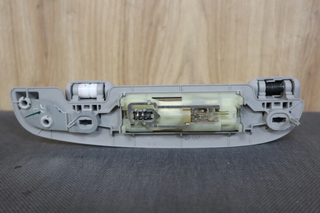 Mercedes w164 рестайлінг  ручка стельовий права задній 1648100654 Ціна