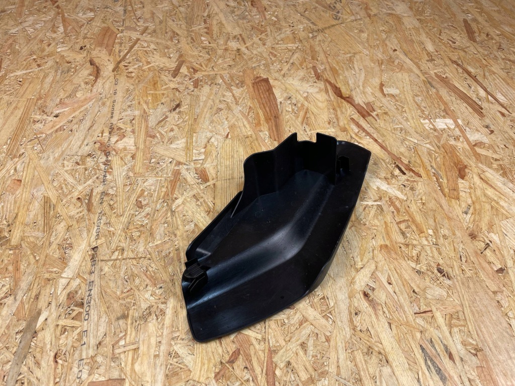 Решётка защита предохранителей управление bmw g11 g12 g30 g31 8617521 с Разборки