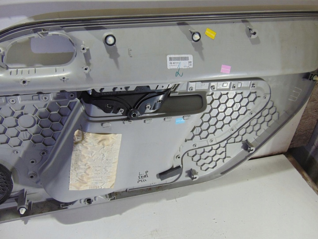 фото №8, Обивка дверь левая up citigo mii