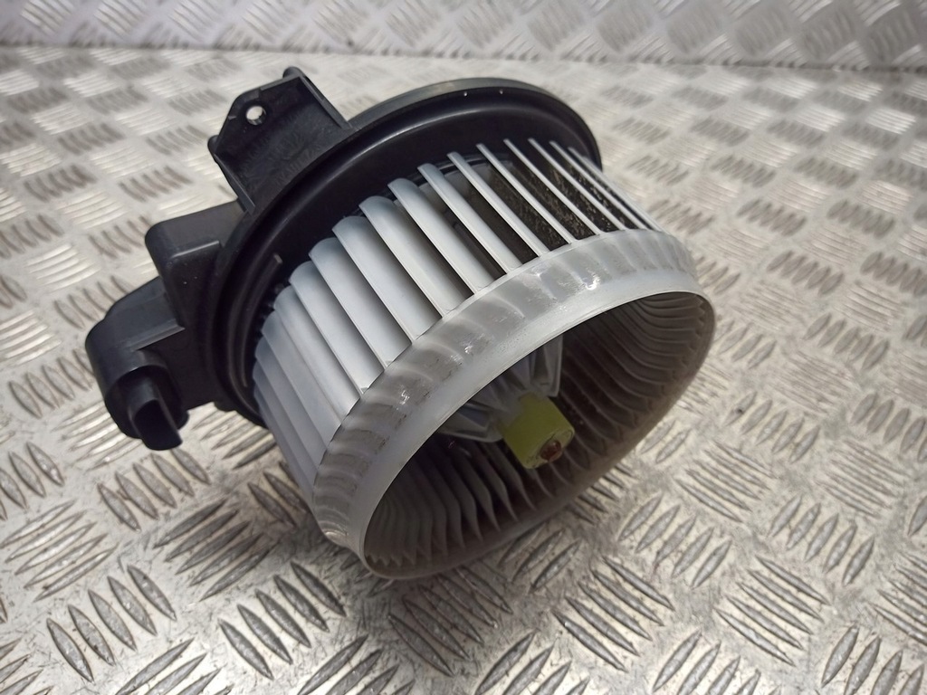 фото №1, Вентилятор обдув toyota rav-4 iii 2.2 d4d 272700-8044