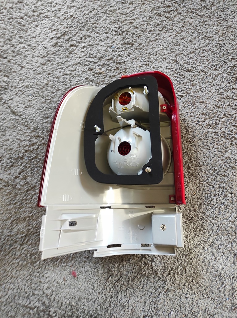 фото №15, Лампа задня права lub ліва vw sharan 03-