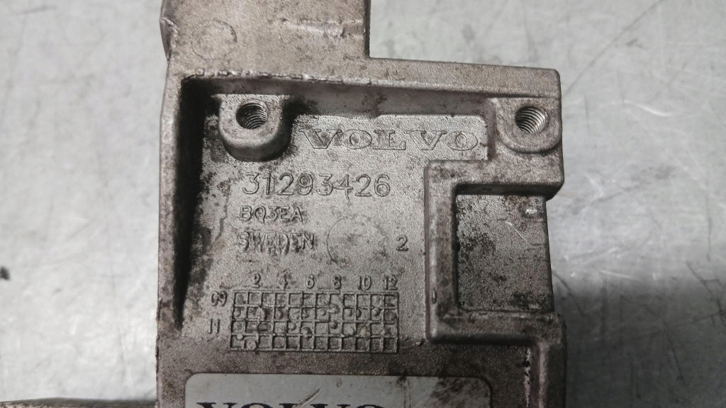 фото №8, Кронштейн кронштейн клапана вакуумa оригинальный номер 31293427 volvo v40 ii 12-19r