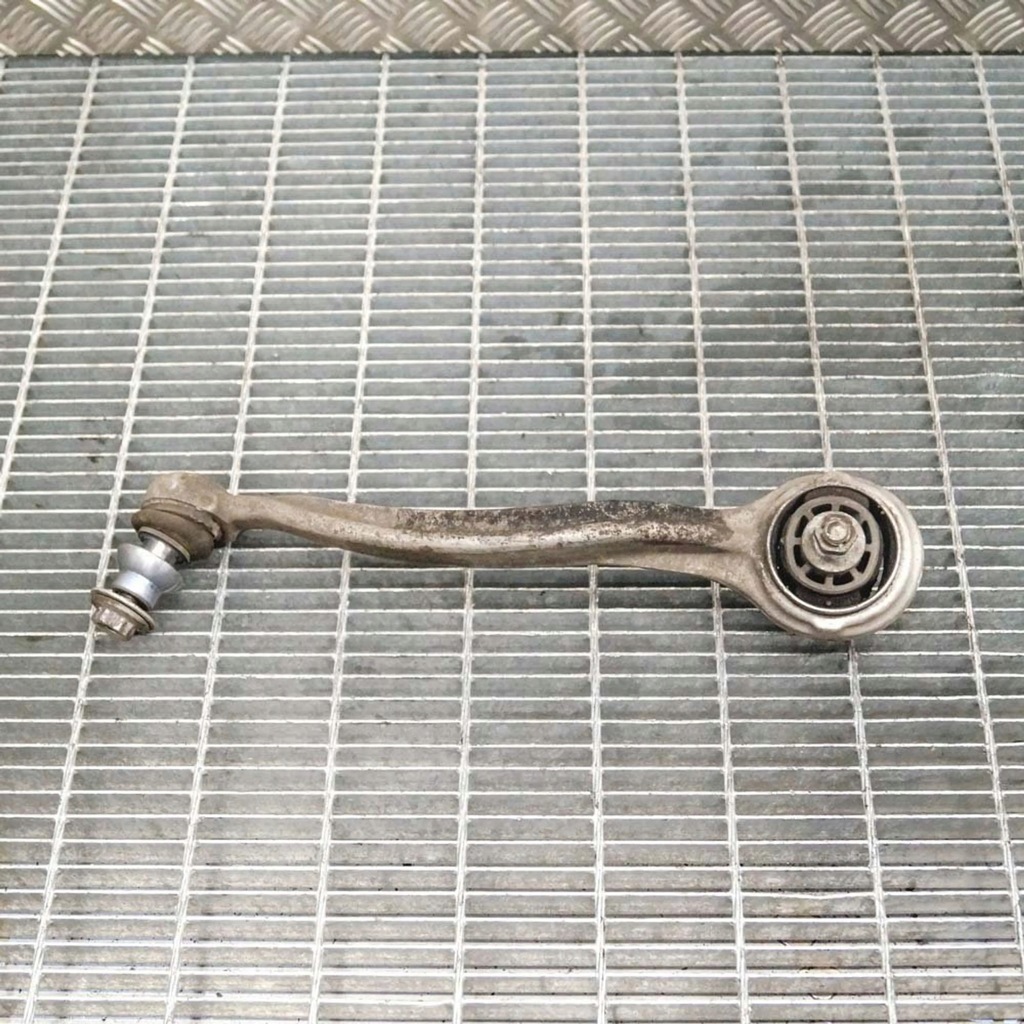 фото №6, Mercedes-benz c w205 2015 правая сторона нижний рычаг передний