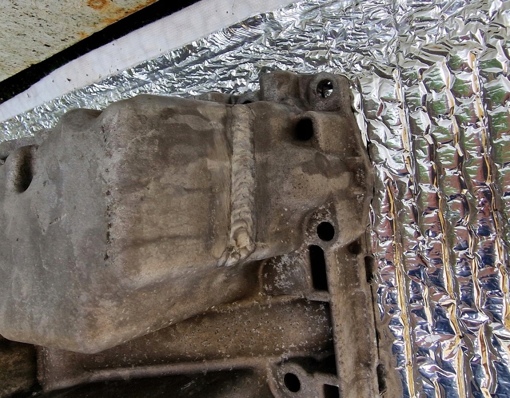 Volvo 2.4diesel 30777966 09-14 піддон масляна Недорого