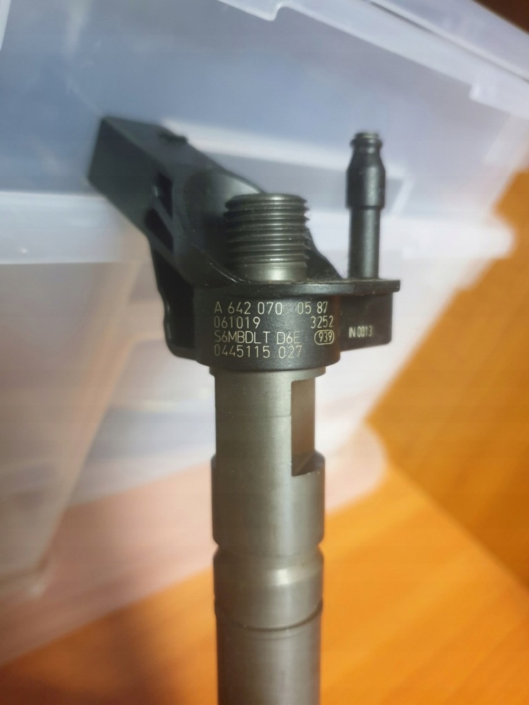 Купить Форсунка mercedes a6420700587 новый оригинал