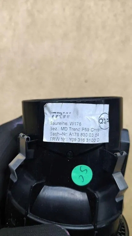 Впуск повітря консолі mercedes-benz a w176 a1768300354 2.2l дизель 125kw Ціна