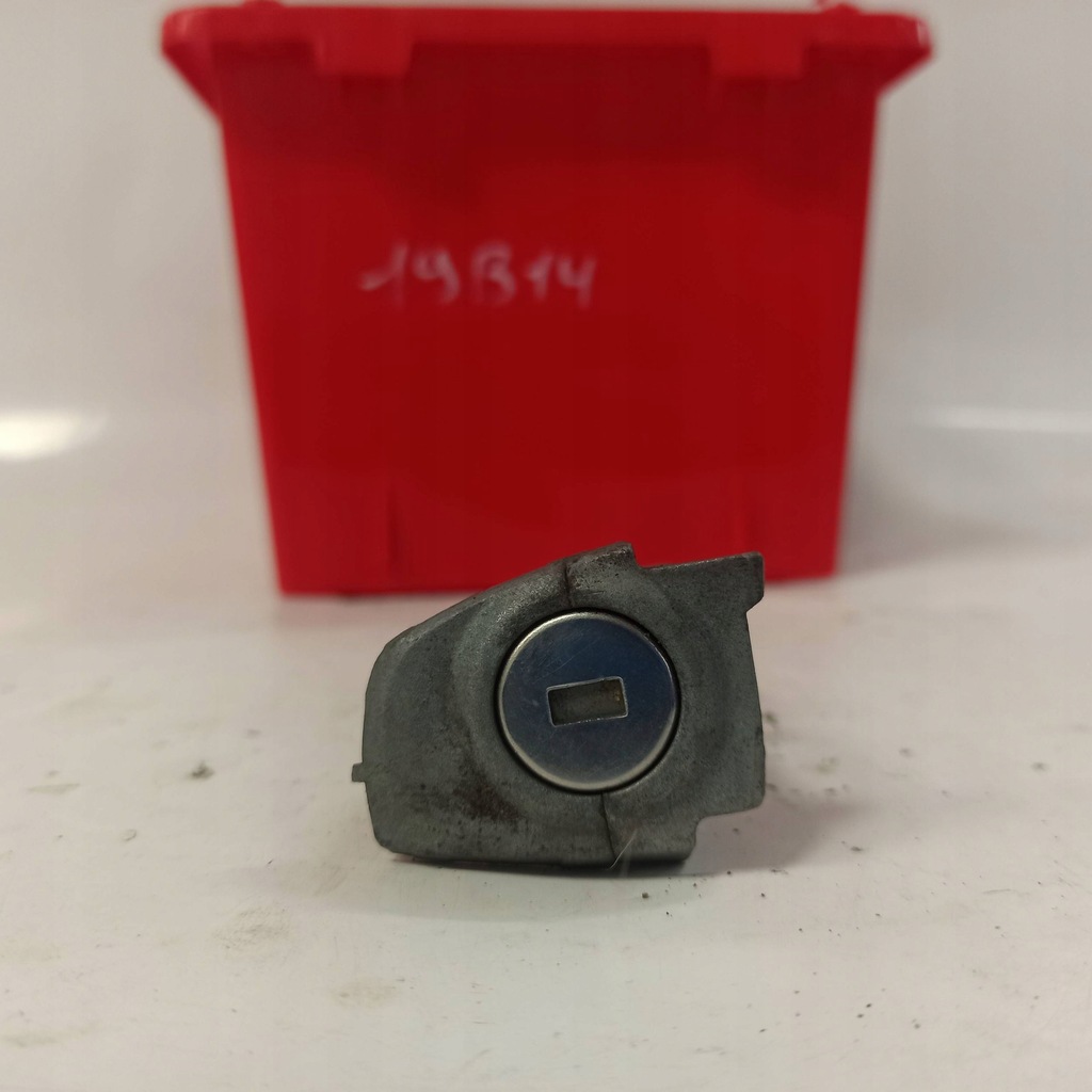 фото №1, Skoda superb 4 вкладка дверь перед 3v0837167