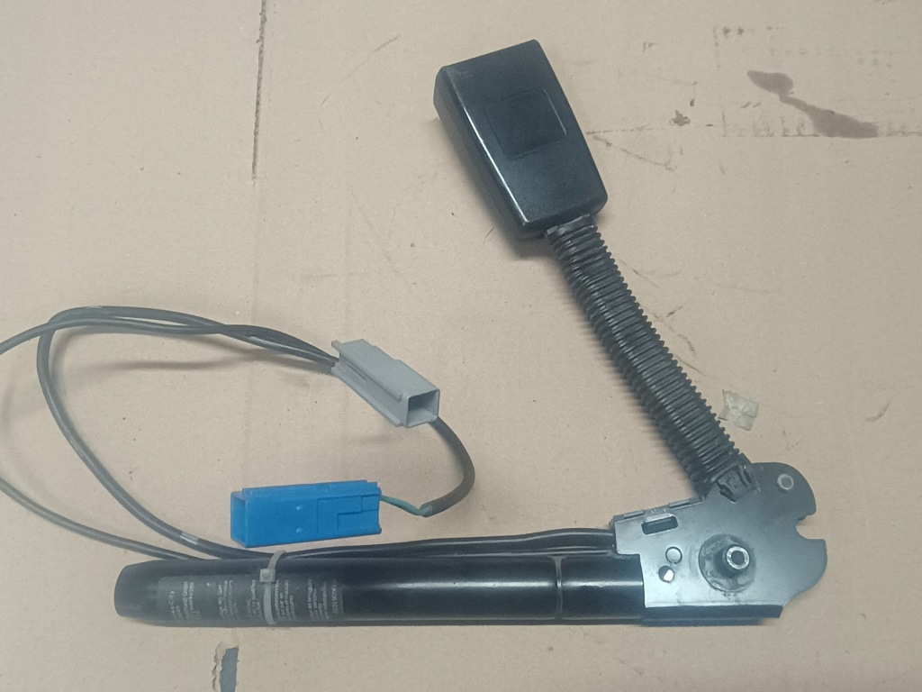 Купити Натягувач поперечина лівий перед ford fiesta mk v