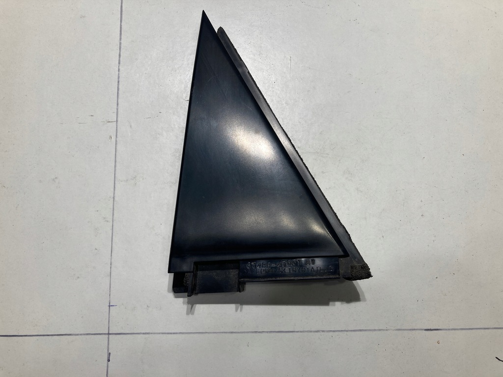 фото №1, Накладка трикутник двері задня лівий toyota prius 67488-47031