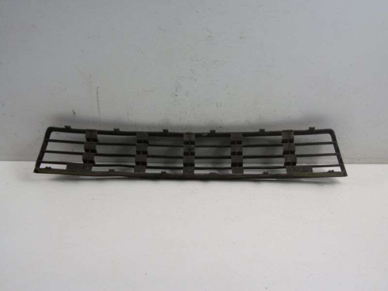 фото №9, Audi a4 b5 заглушка бампера перед средняя lift 8d0807683aa