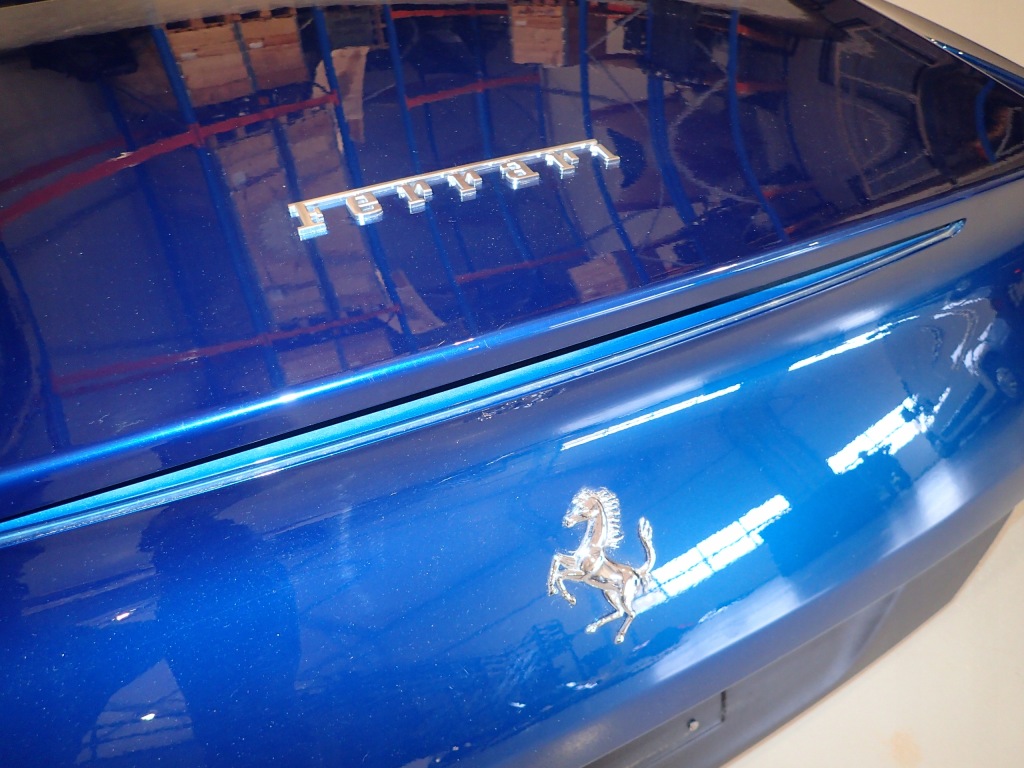 Ferrari california f149 кришка багажника задній задня комплектна Недорого