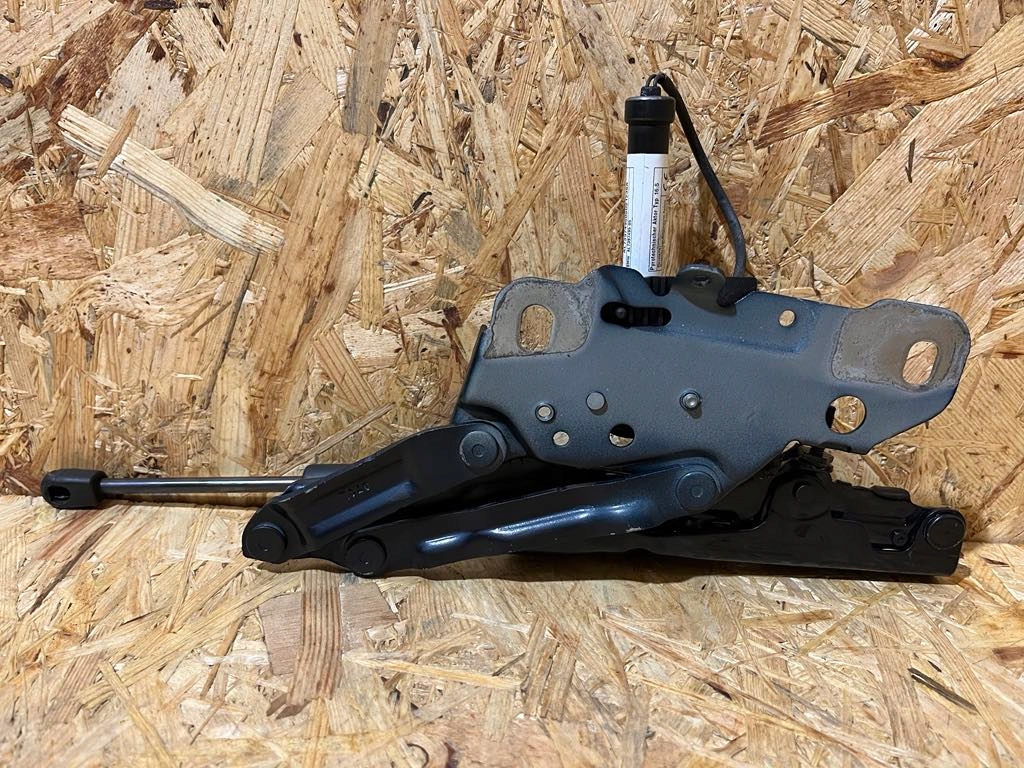 Купити Петлі капот патрон лівий + правий bmw x3 g01 x4 g02 lak. 416 7397499 7397500