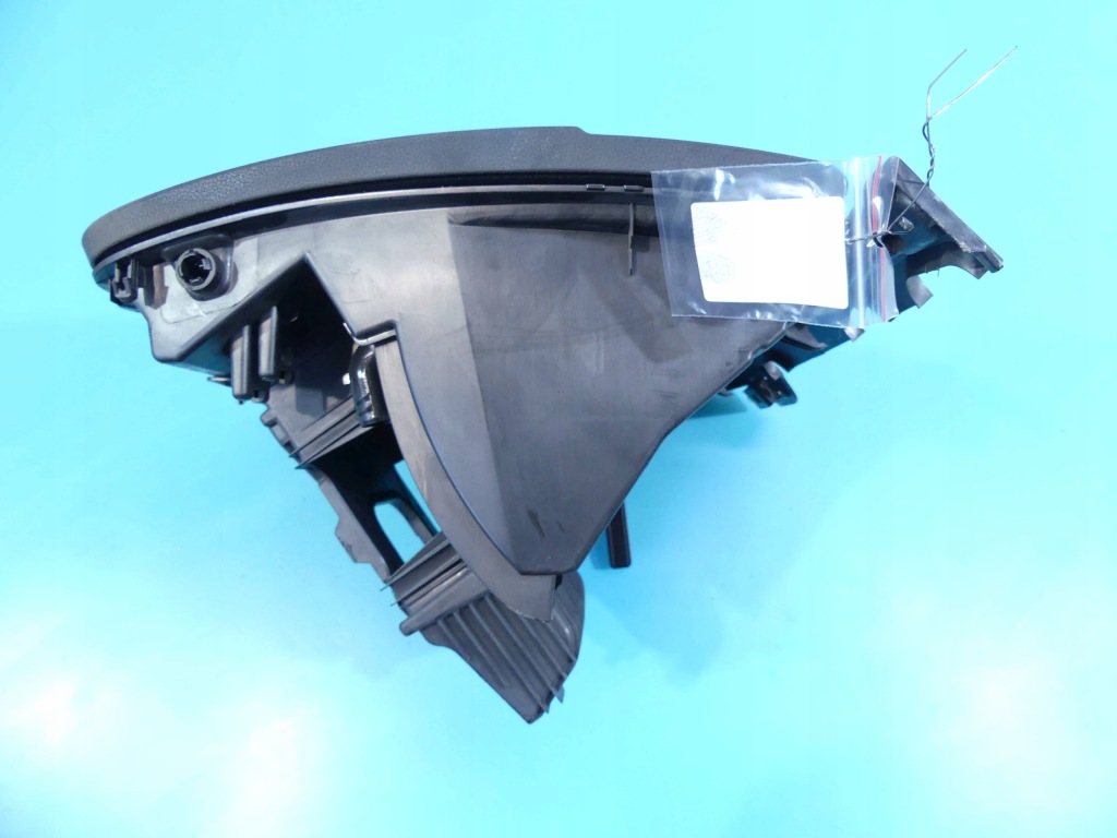 фото №7, Бардачок пасажира vw passat b8 europa