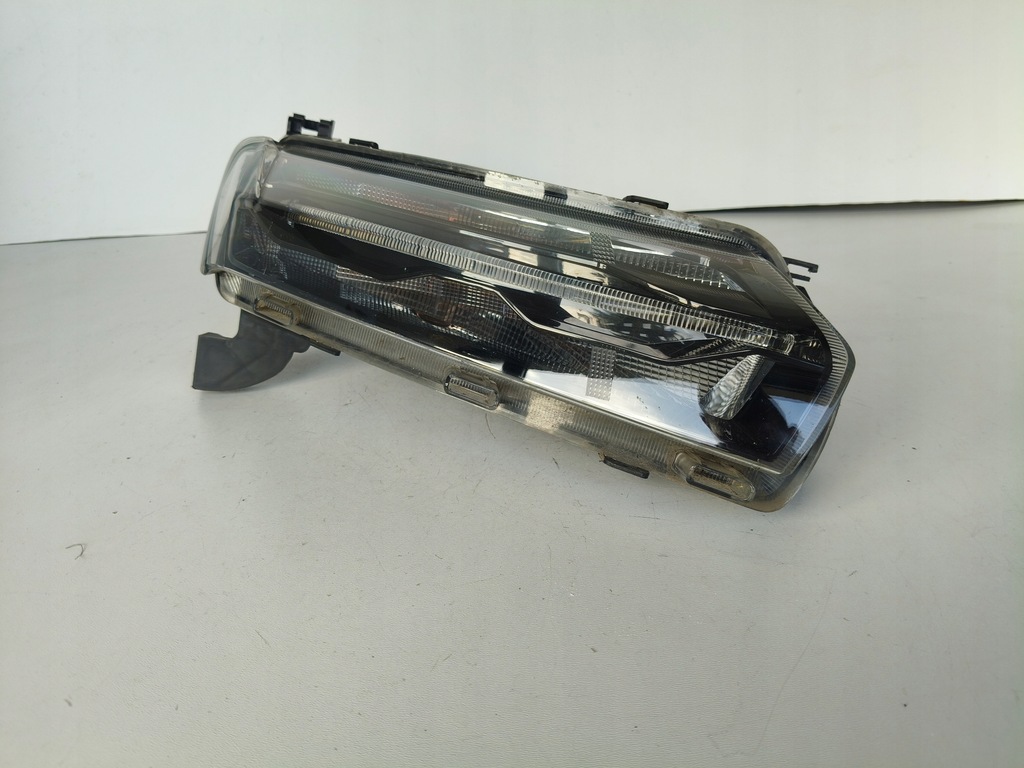 фото №1, Лампа права фара верхній led dacia spring 21-