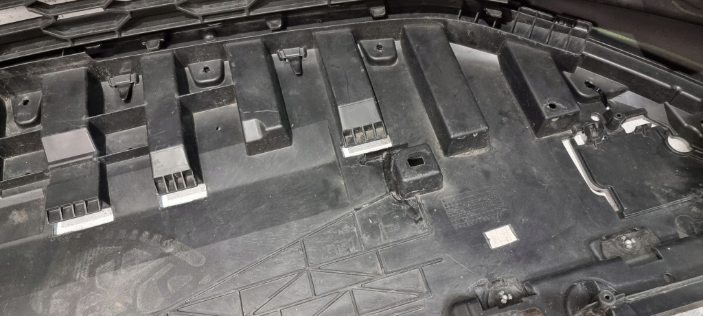 фото №14, Бампер перед передній dacia sandero iii 20- 6x pdc