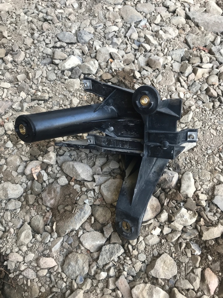 фото №2, Направляющая кронштейн радара правый задняя cayenne gts