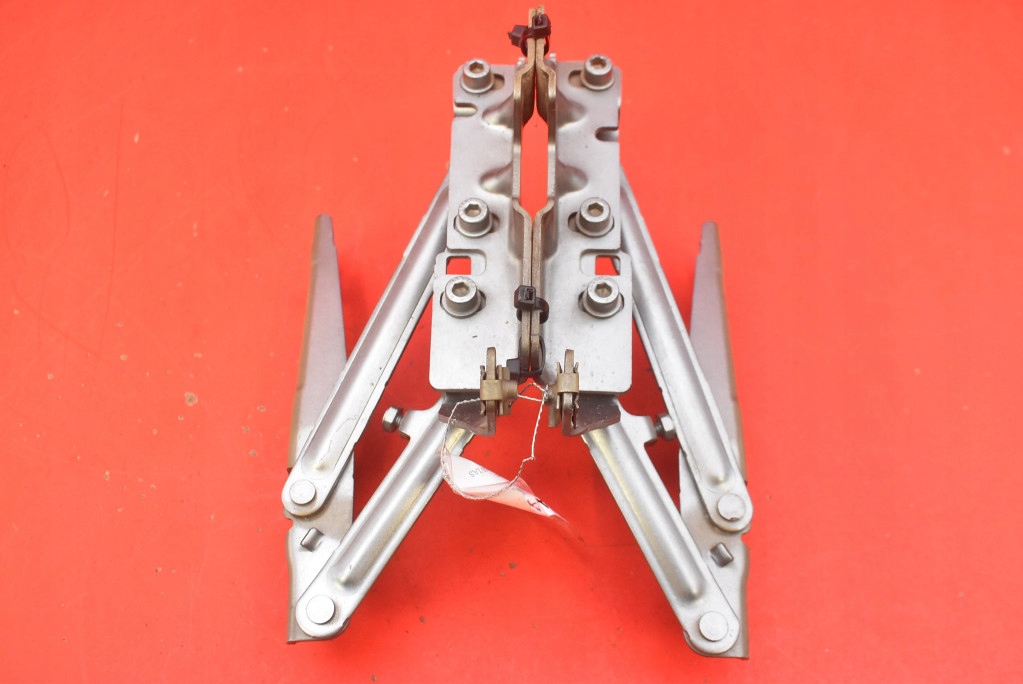 фото №1, Петля петли капот 13248765 saab 9-5 95 2 ii ng 10-12