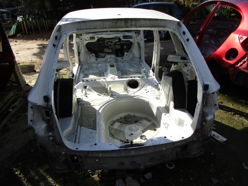 фото №1, Pas задний задняя поддон skoda fabia iii kombi