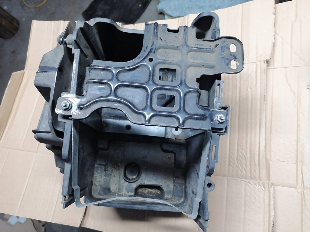 фото №1, Корпус аккумулятор ford b-max 1.5 tdci