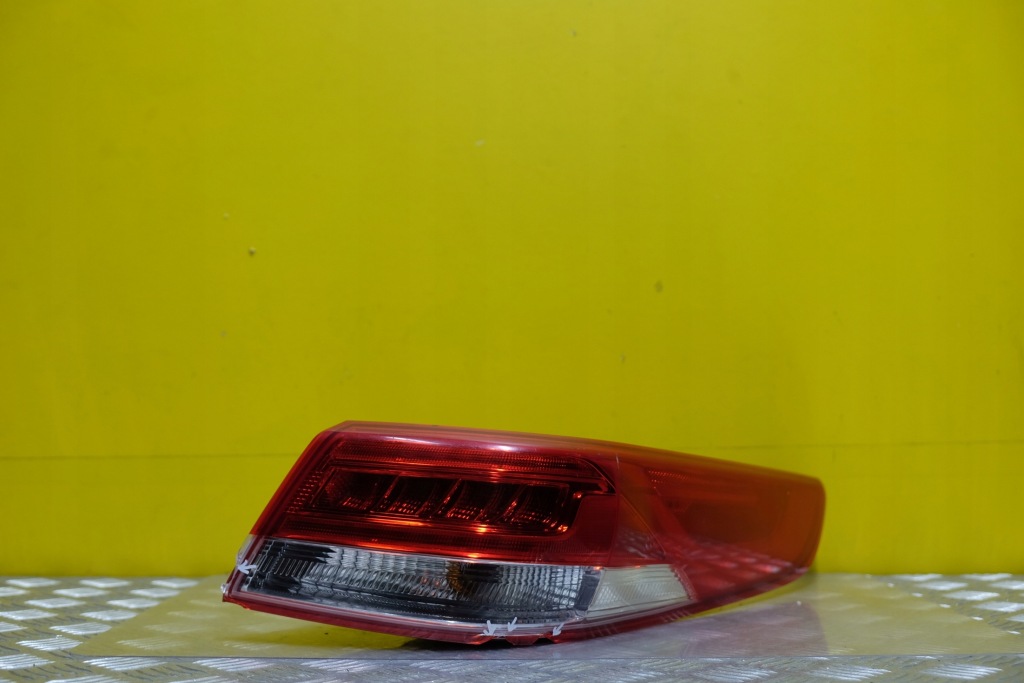 фото №1, Kia optima sedan 2015- лампа задняя правая led usa