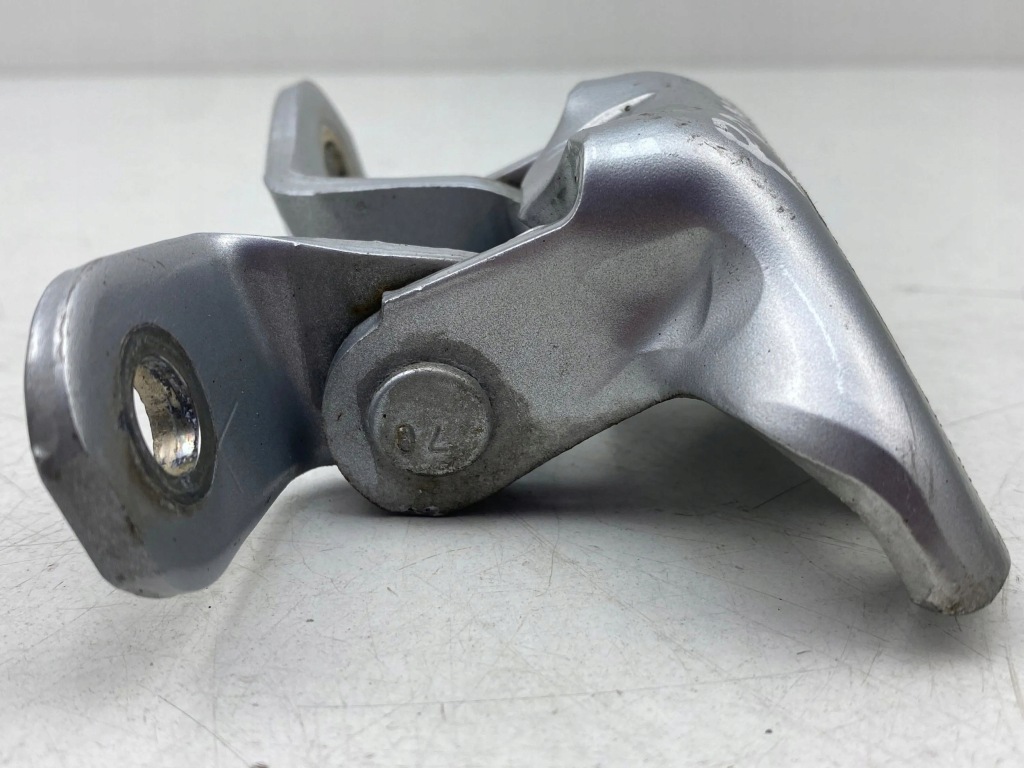 фото №6, 2018 toyota prius prime петля нижний дверь передних