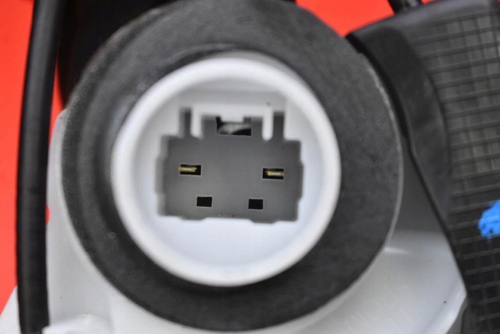 Замок дверь правый задний  задний eu m73-14470 toyota yaris cross 20- Недорого