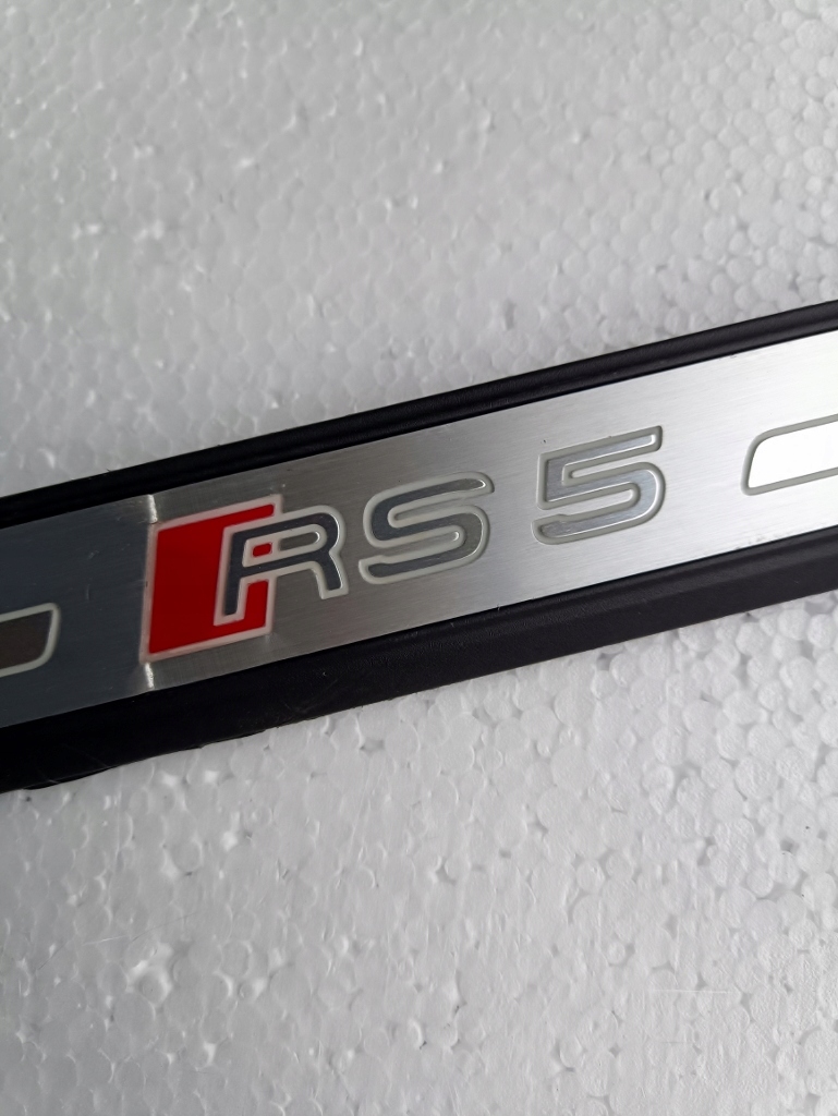фото №4, Audi rs5 ii молдинг порог правая led 8w6947418b