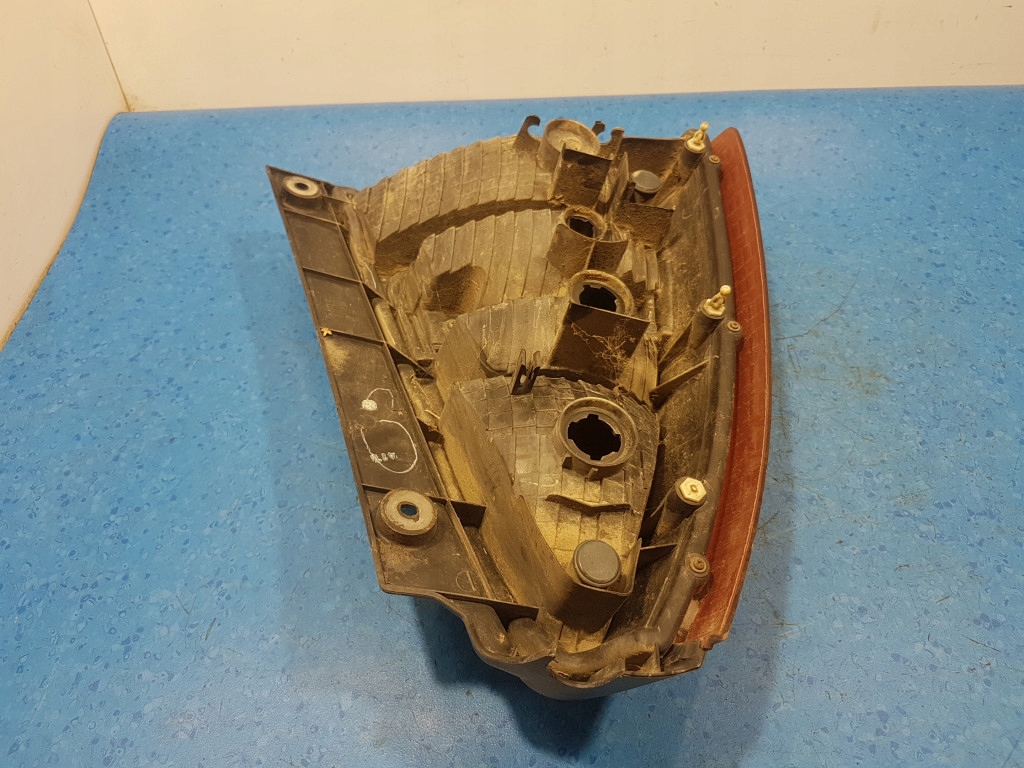 фото №10, Subaru forester ii лампа задняя правая наружная