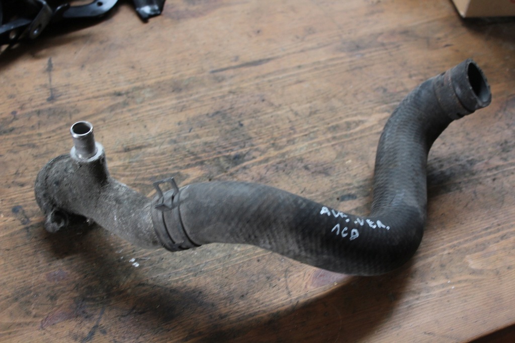 фото №1, Avensis verso 2.0 d4d 1cd шланг труба wąż wody