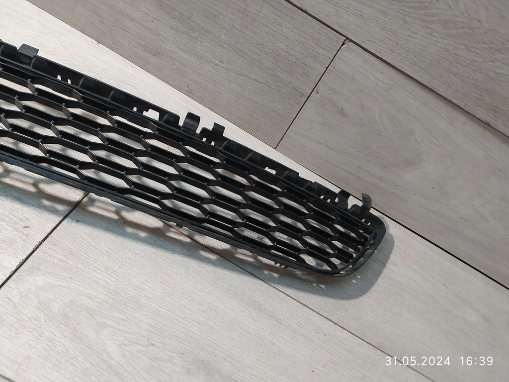 фото №7, 8558. bmw 5 g30 g31 решётка средняя перед 8064930