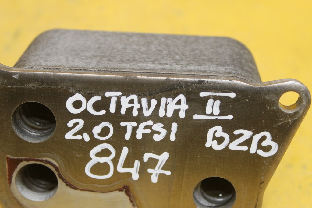 фото №7, Радіатор оливи 06j117021j octavia ii 2.0tfsi