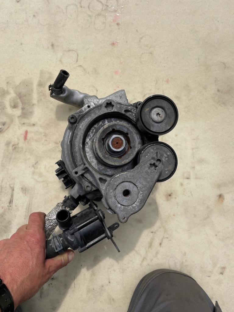 Audi a6 a7 q5 a8 q7 3.0 tdi генератор 4n0903028m с Разборки