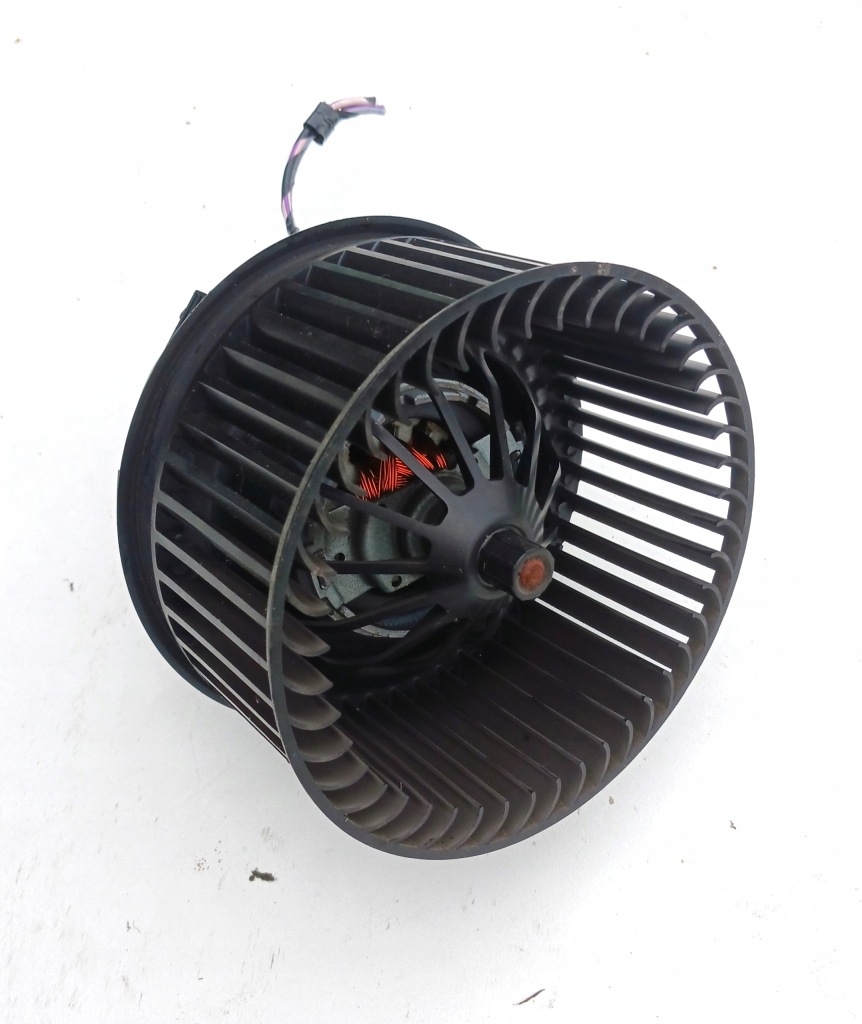 фото №1, Ford focus mk3 воздуходувка обдув вентилятор av6n-18456-ca
