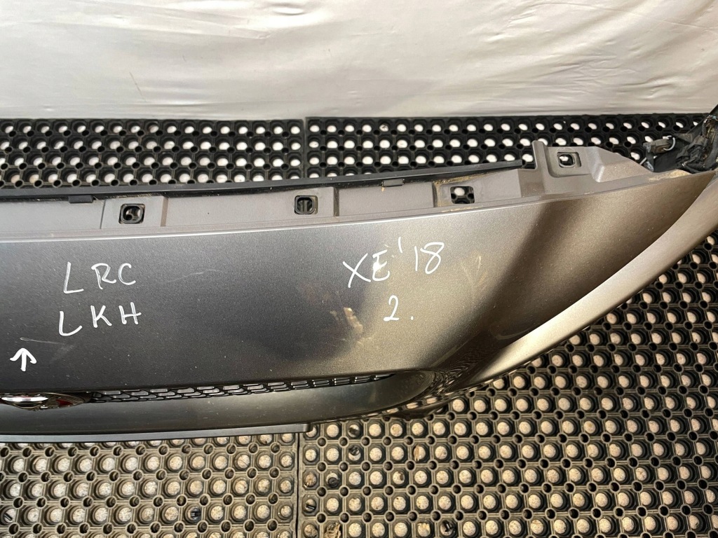 фото №12, Бампер перед передний pdc решётка радиатора jaguar xe x760 r-sport код лакокрасочного покрытия: lkh 15-