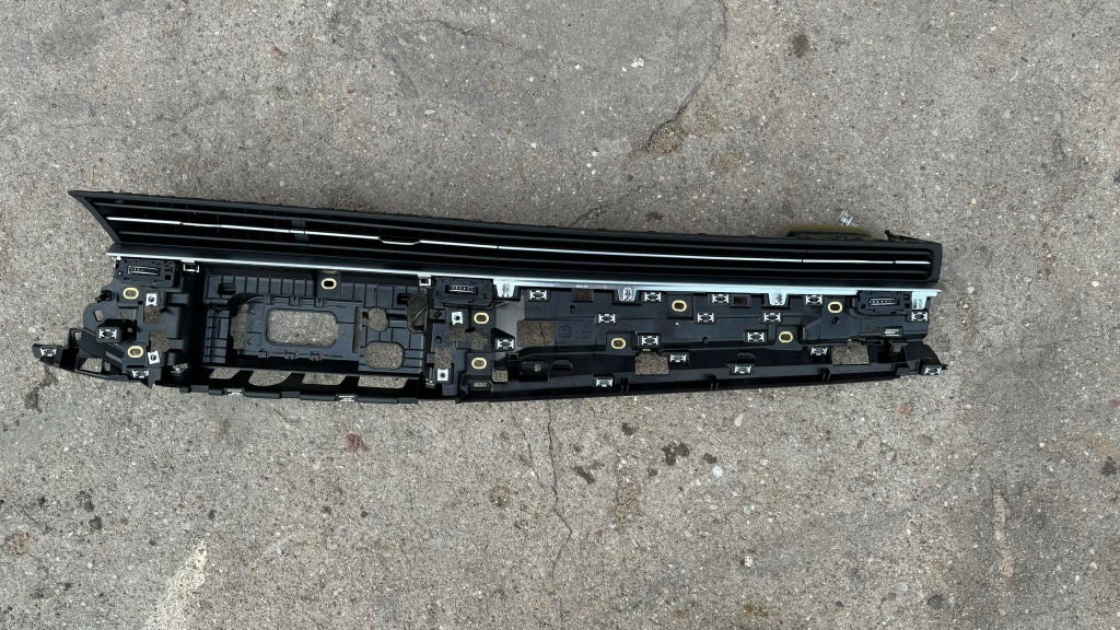 фото №8, Audi q8 q7 4m8 накладка корпус ременів l/p захист стійка 4m8867243 2022