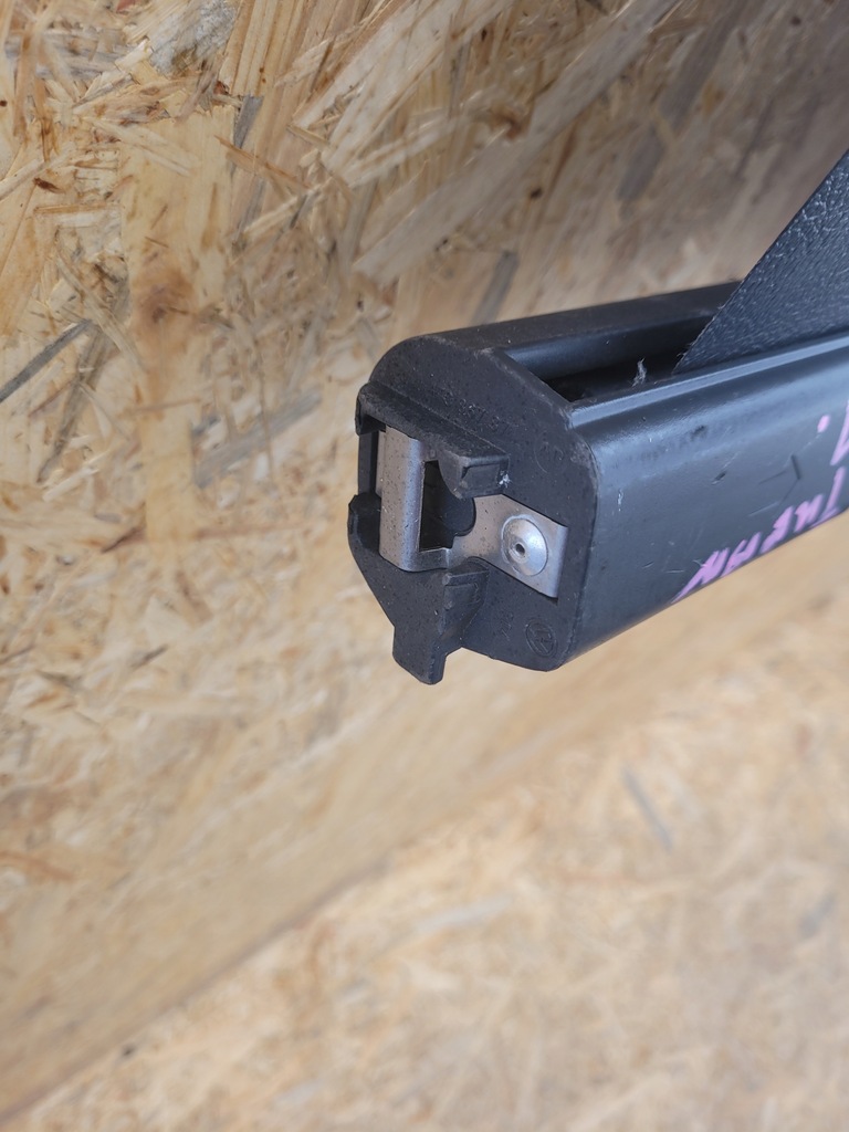 фото №11, Шторка багажника задня volkswagen touran 1t0