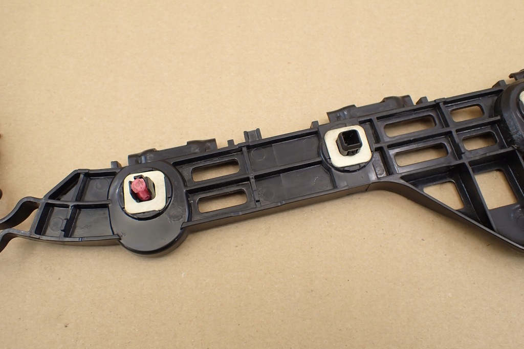 фото №10, Направляющая бампера левый задняя toyota camry 17-23 52576-33130