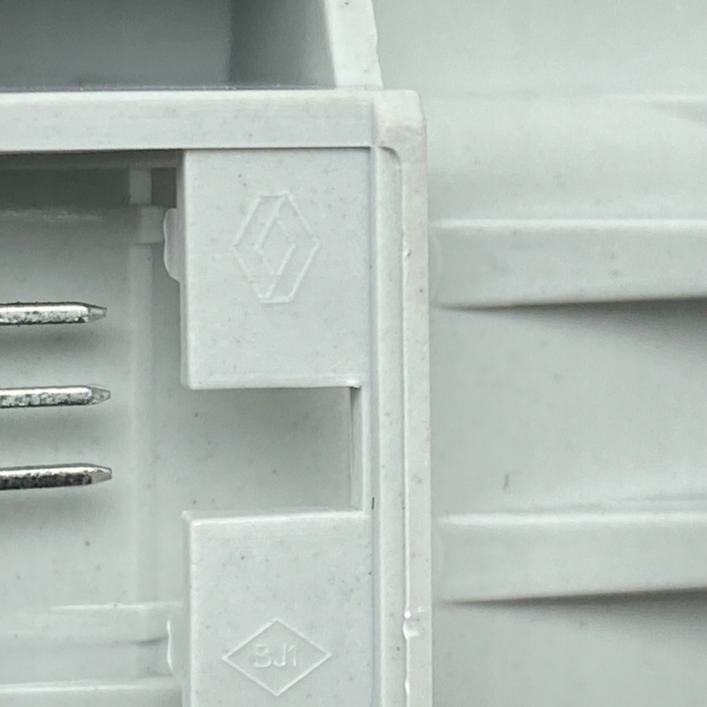 фото №13, Nowa оригінальний номер лампа освітлення кабіни renault dacia 264300167r