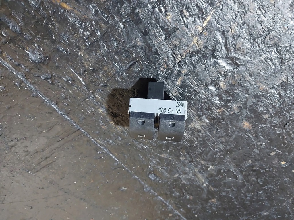 фото №8, Кнопки вікон водія seat ibiza iii 6l 6q0959858