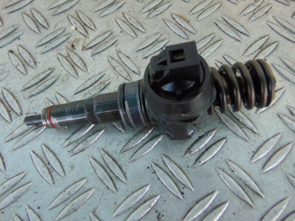 фото №1, Volkswagen touareg форсунка ---