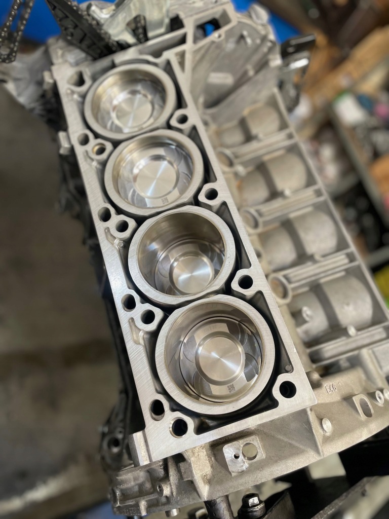 17392902. блок низ  двигателя audi vw skoda 1.4tsi czc 04l103023bf номинальный с Разборки