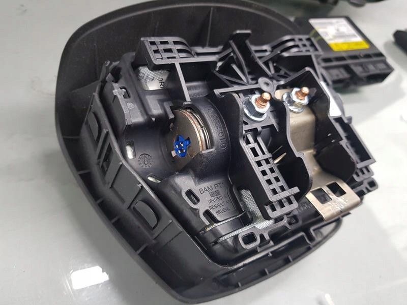 фото №8, Консоль подушка безопасности датчик ремни renault megane iii